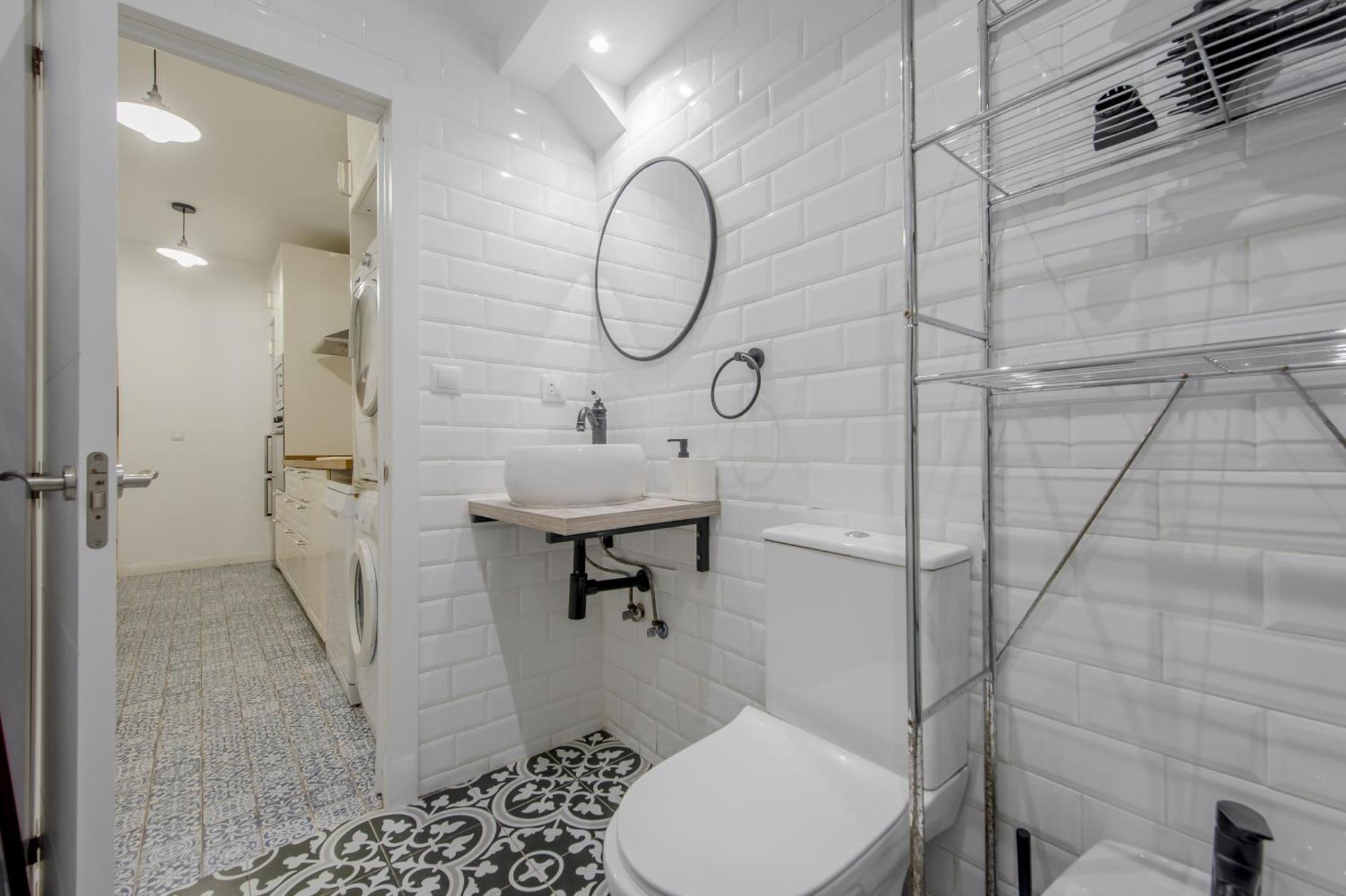 C-Cabeza Cool Apt Para 7 Al Lado De Tirso De Molina E1 Madrid Exterior photo