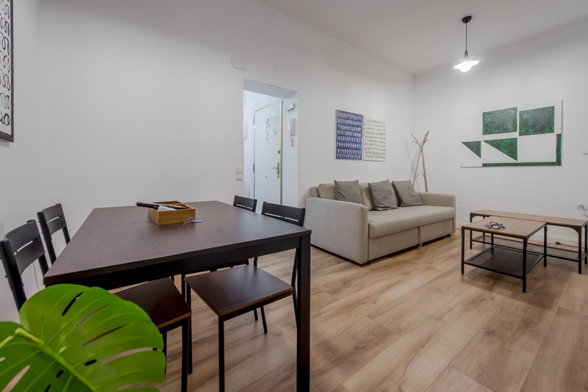 C-Cabeza Cool Apt Para 7 Al Lado De Tirso De Molina E1 Madrid Exterior photo